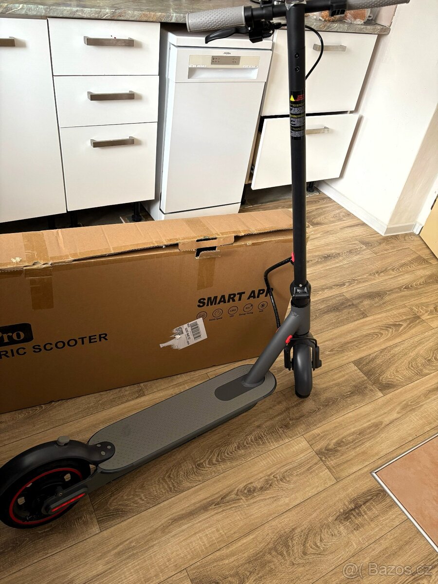 Elektrická koloběžka iScooter i9 350W