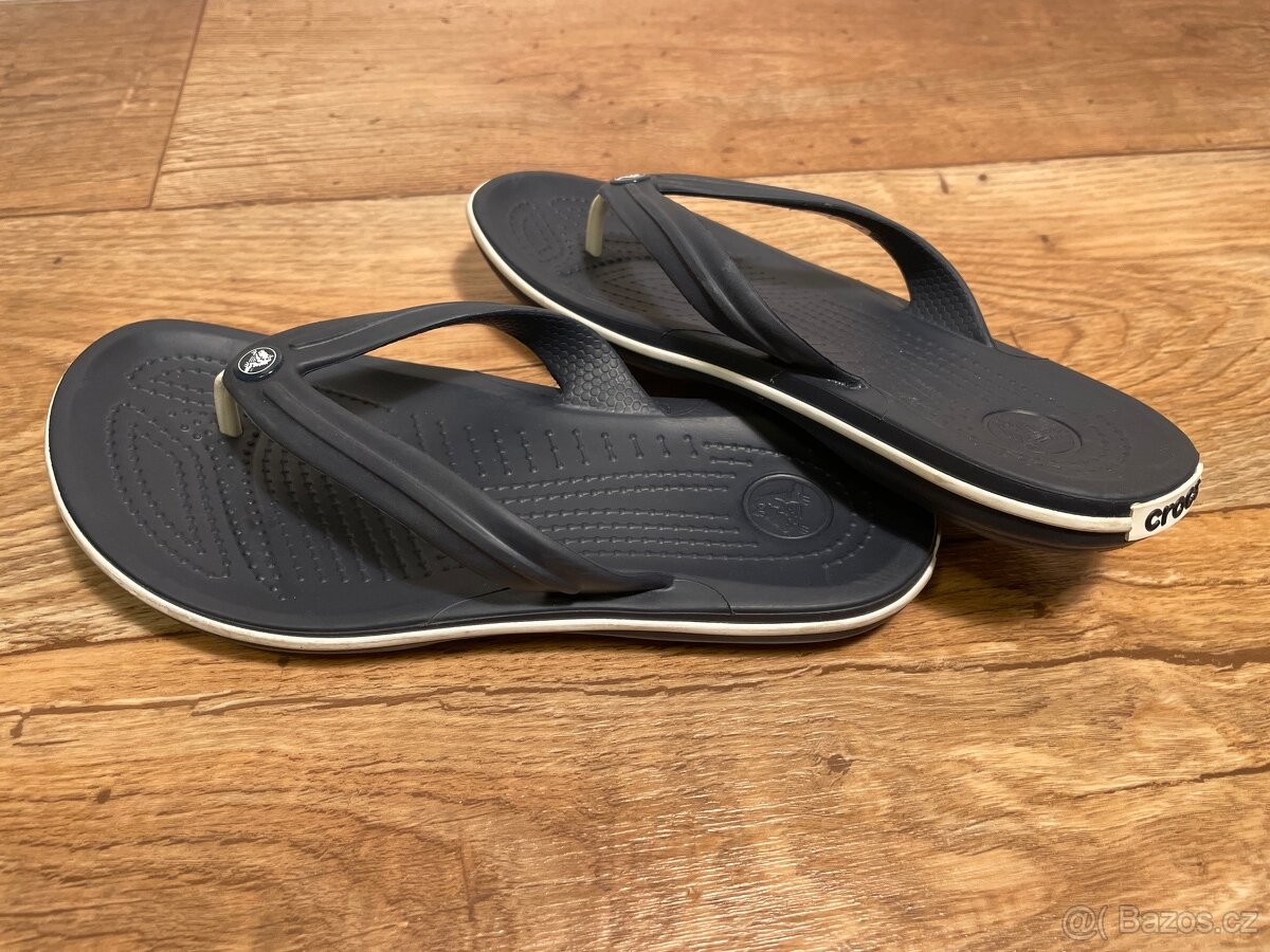 crocband flip flops, 36-37.
