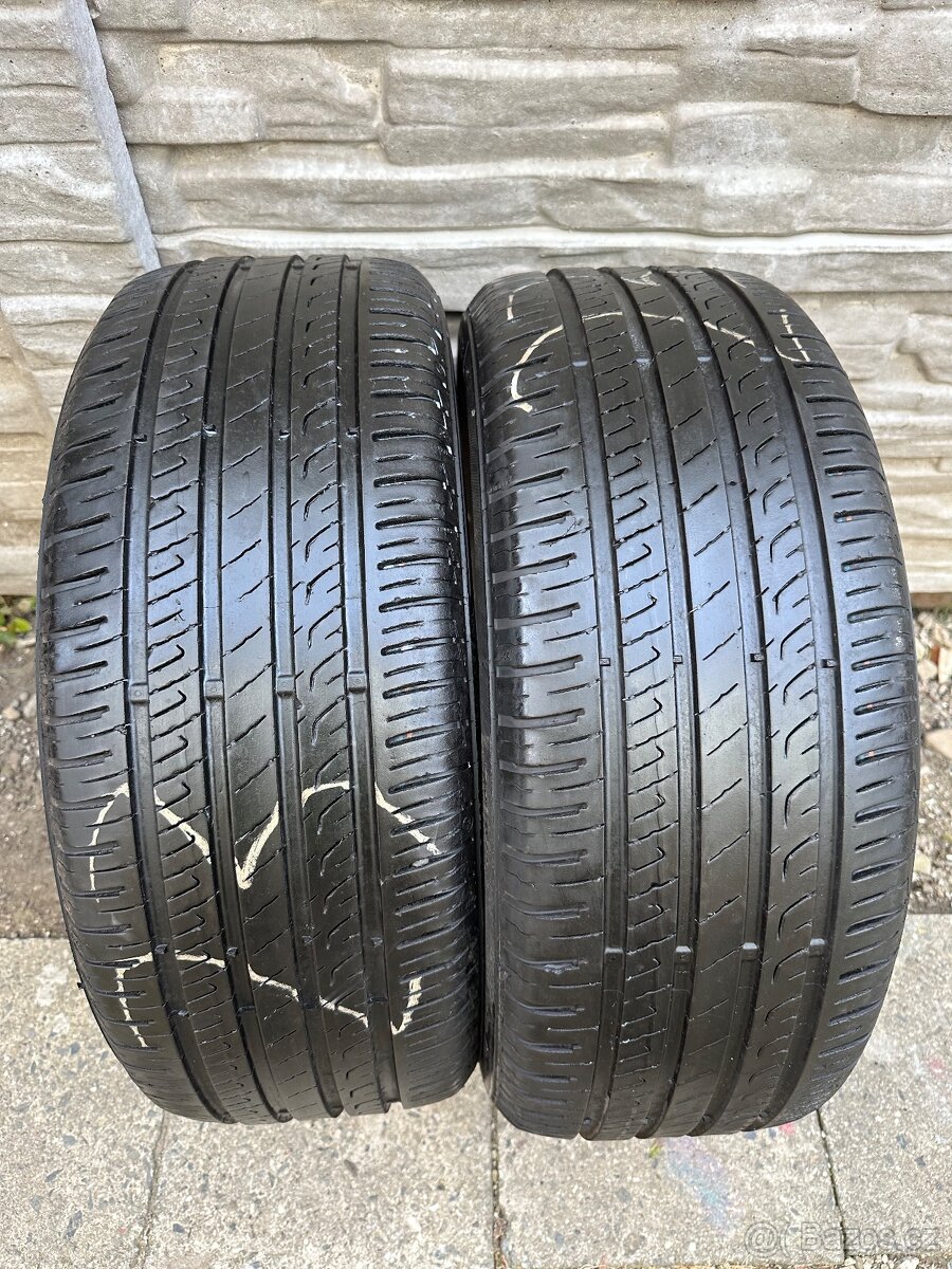 Použité letní pneu: 215/55/R17 - 2 kusy