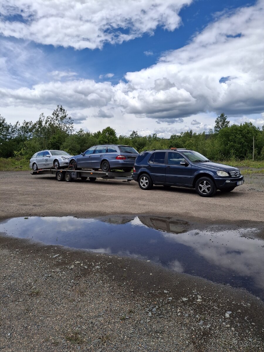 2x Mercedes Benz E 320cdi náhradní díly nebo celek