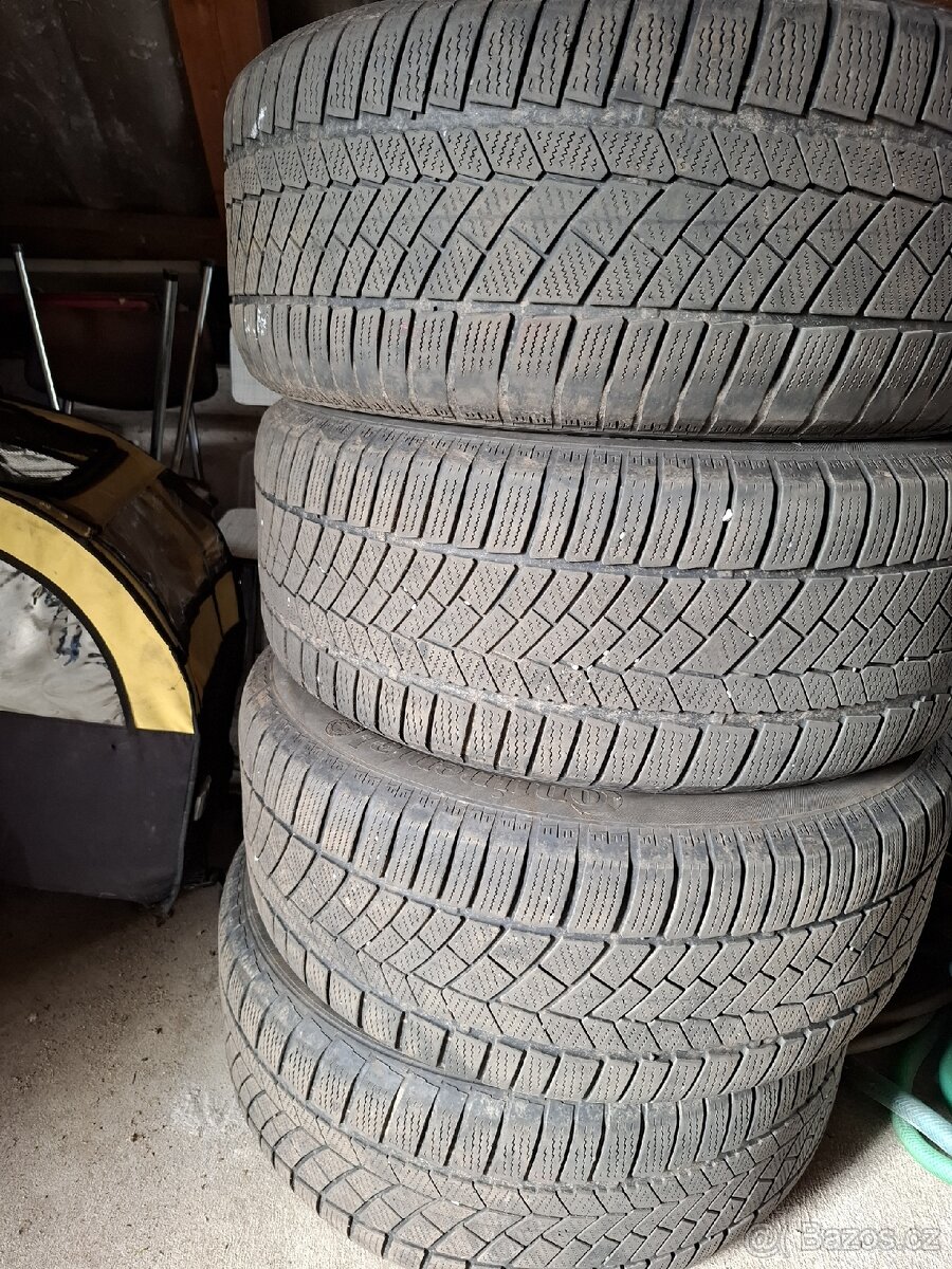 Zimní Continental 255/55/18