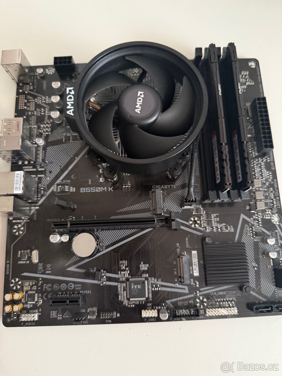 Amd ryzen 5 5600 b550m-k hyperx 3200mhz
