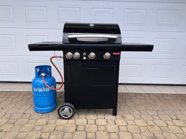 Plynový gril vč.10kg naplněné PB bomby