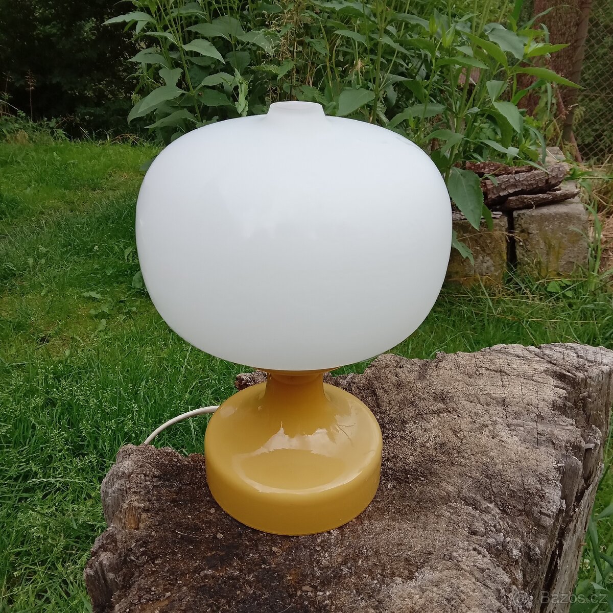 Retro stolní lampa