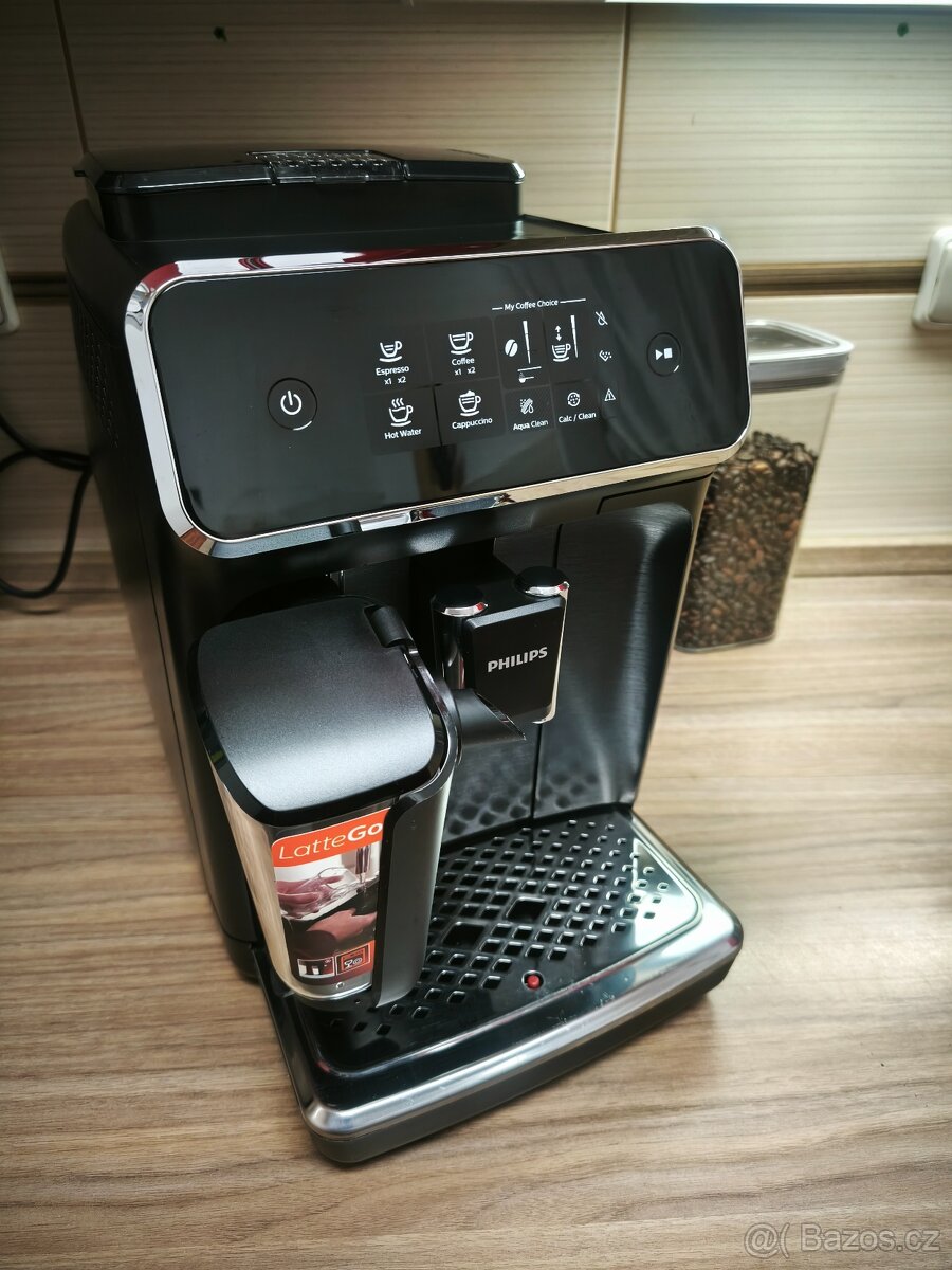 Plně automatický kávovar Philips LatteGo