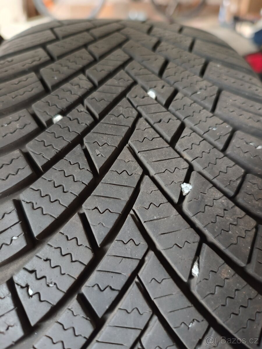 Plechové disky + zimní pneumatiky Nexen 205/55 R16