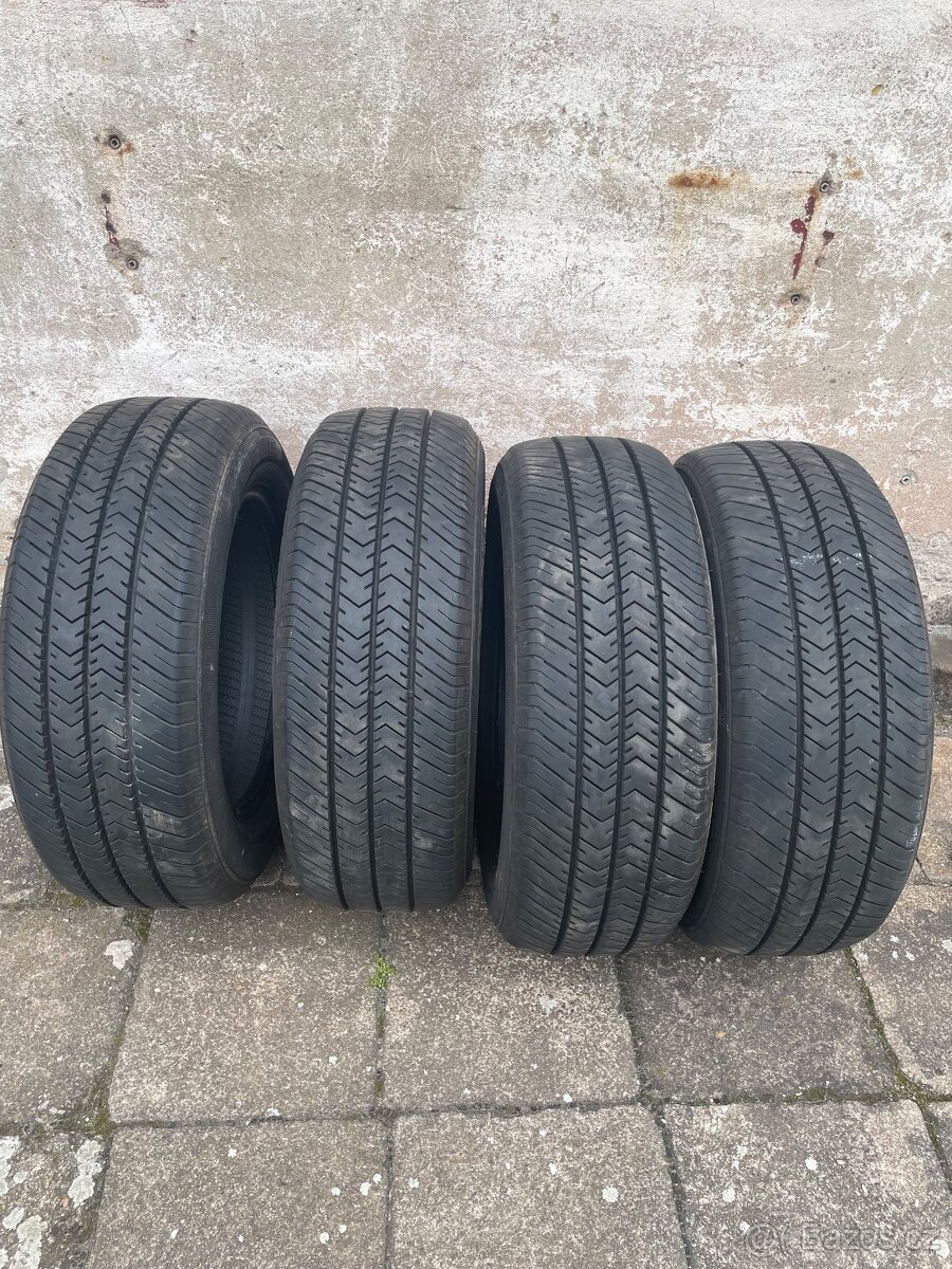 Prodám Pneumatiky 215/60R16 C - 3800,- 4ks