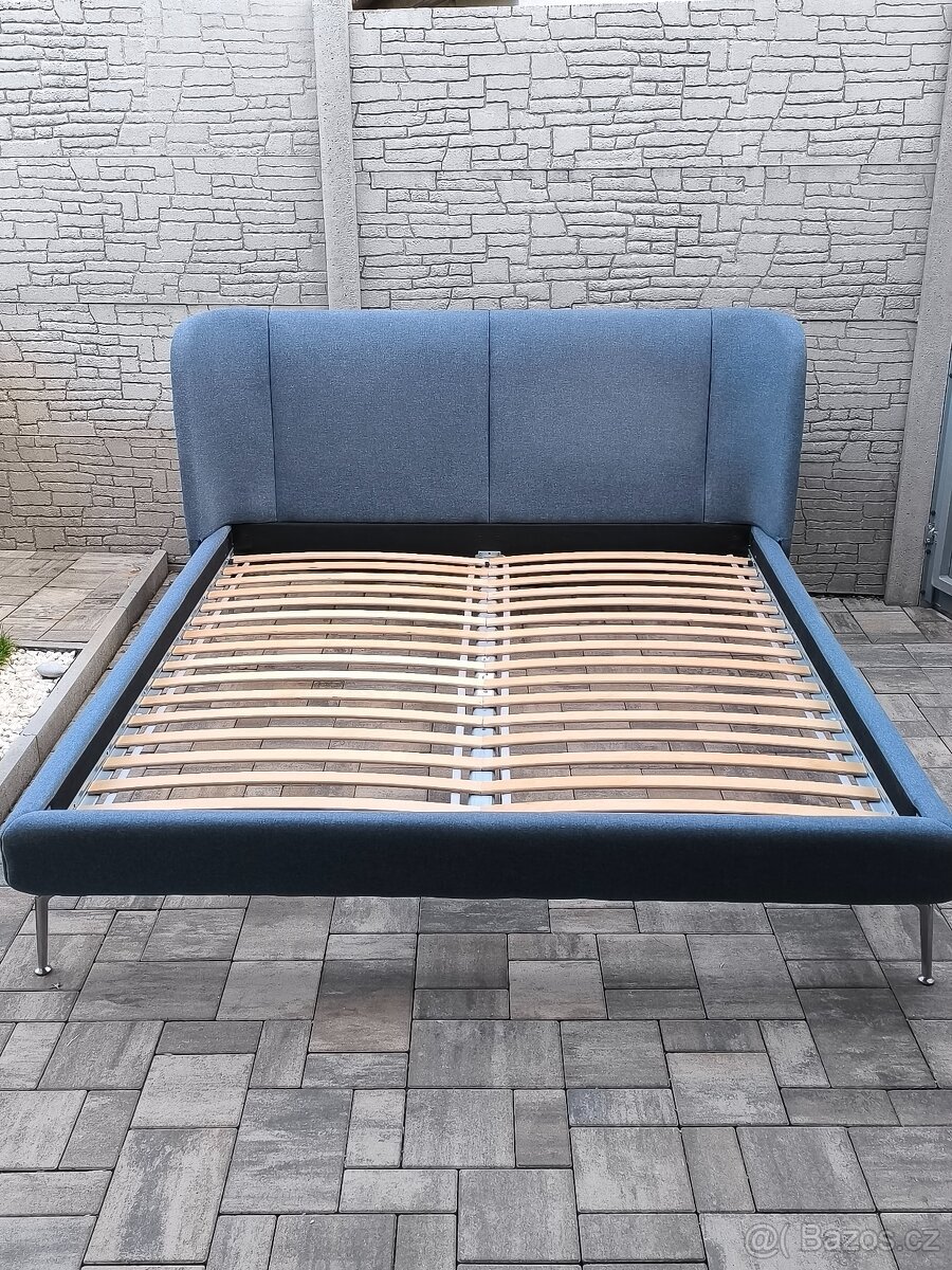 Prodám manželskou postel 180cm x 200cm