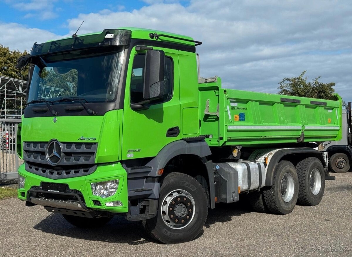 Mercedes-Benz AROCS 2645 6x4 třístranný sklápěč Bordmatic