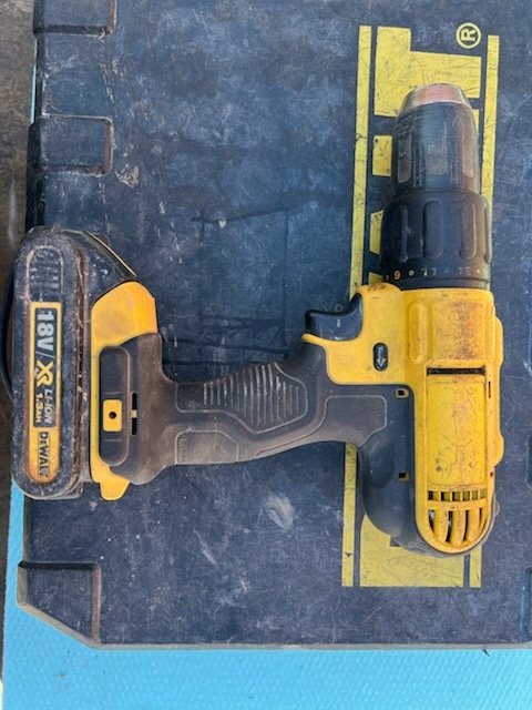Vrtací šroubovák Dewalt XR 18V