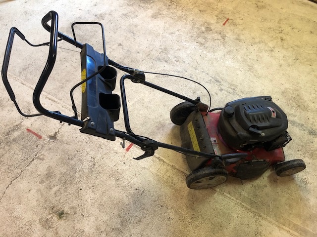 Sekačka Hecht s pojezdem