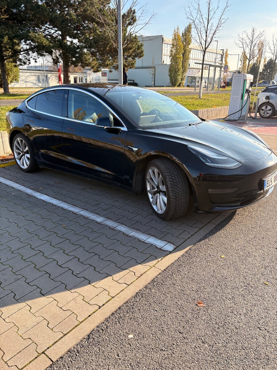 Tesla  model 3, 2019