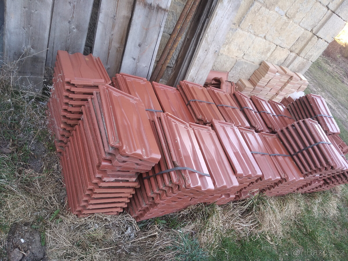 Nové pálené střešní tašky Tondach Brněnka