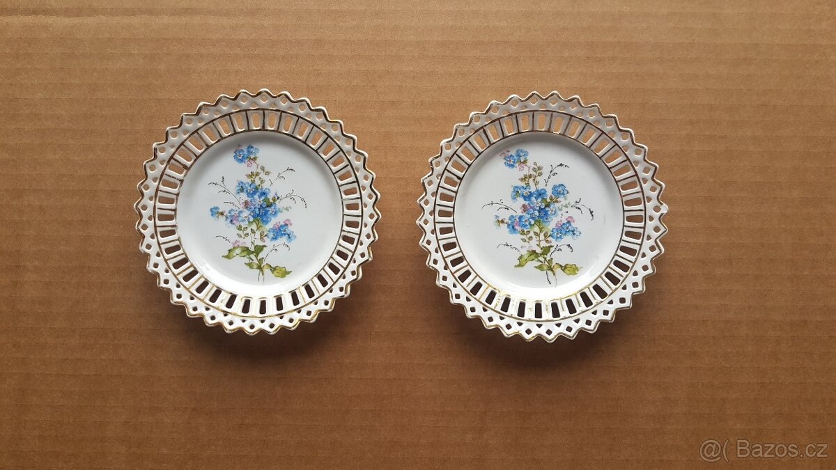 Staré 2 ks mělké porcelánové desertní talíře,