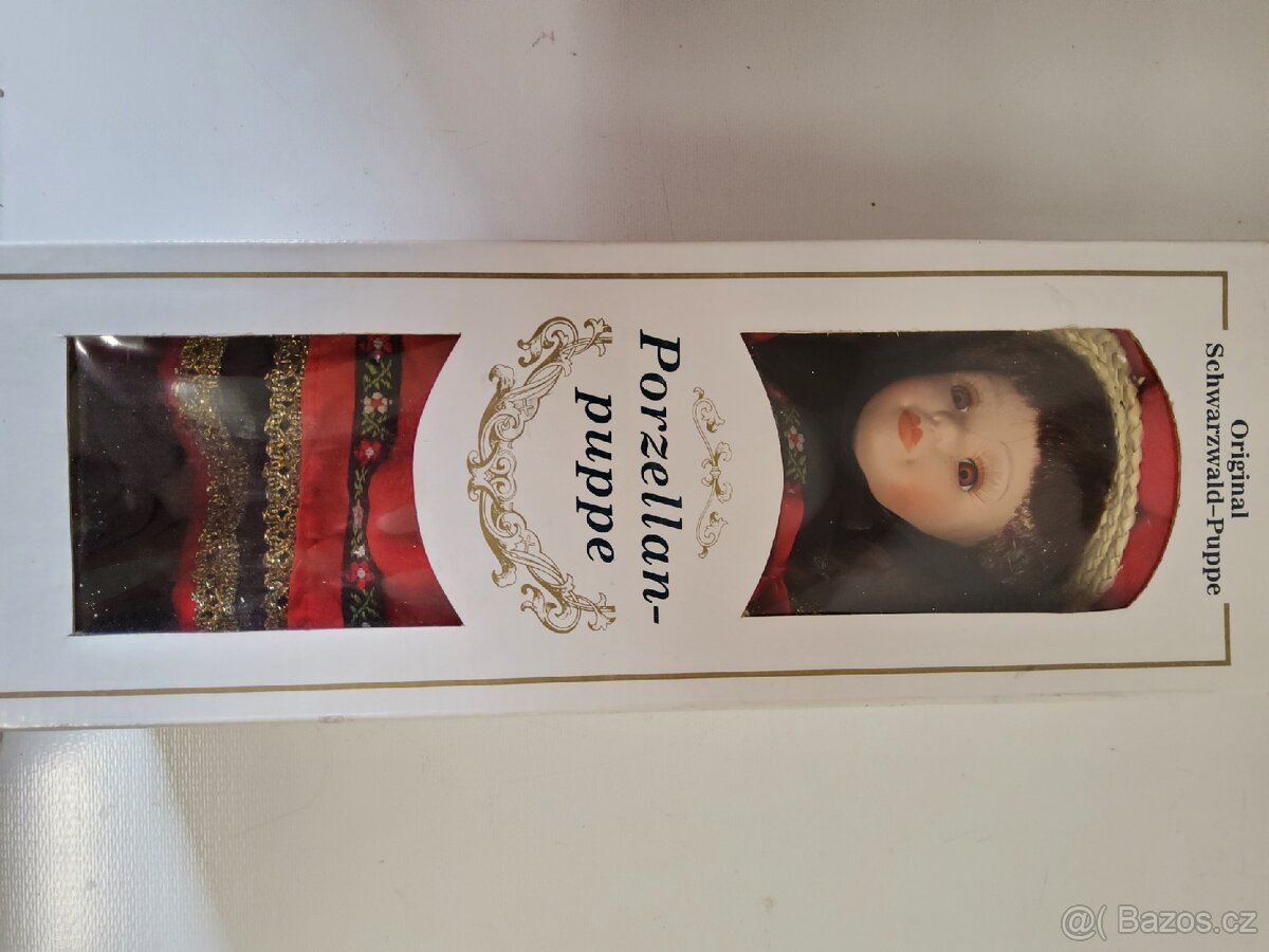 Porcelánová panenka