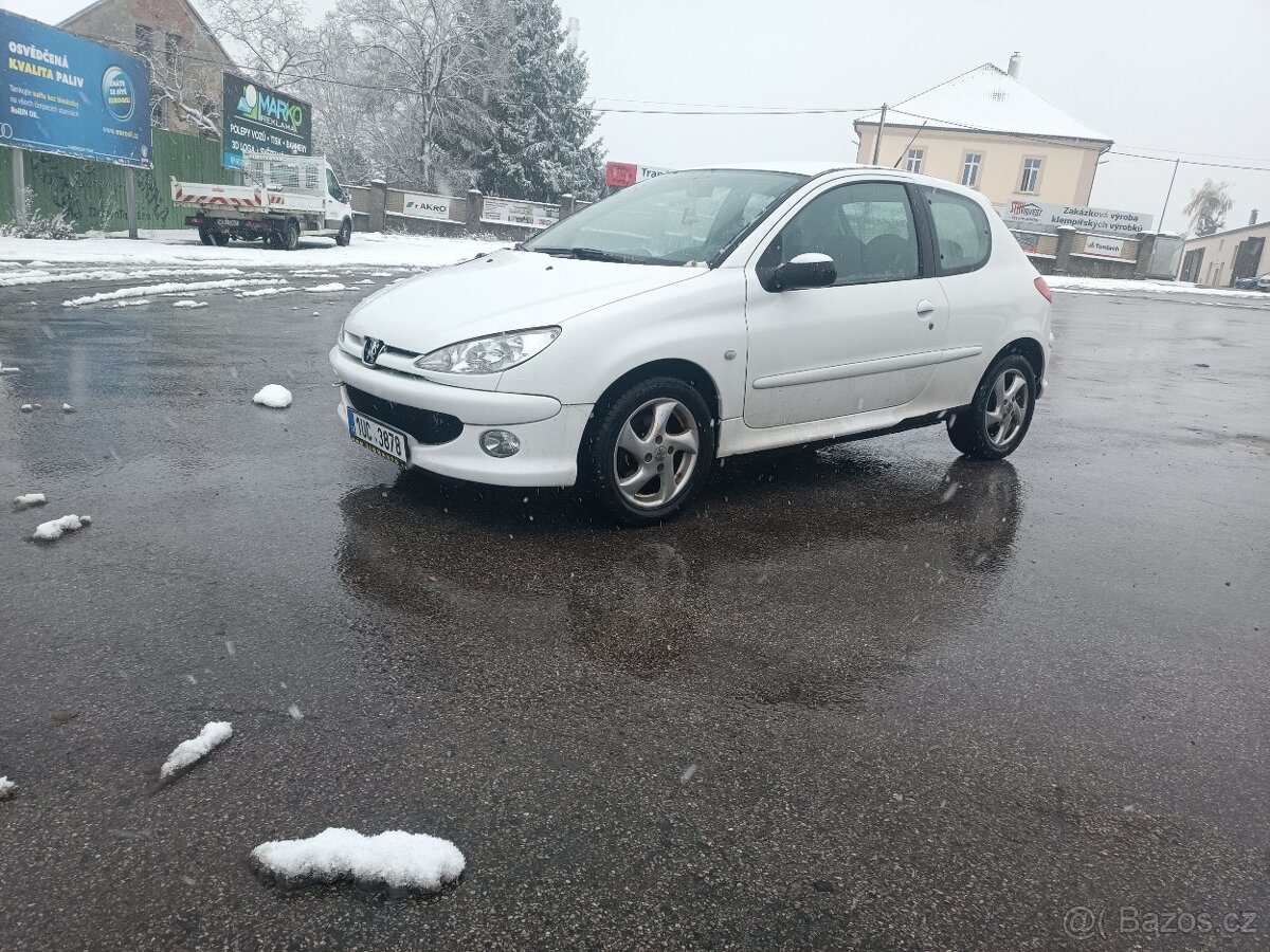 Prodám Peugeot 206 AUTOMAT