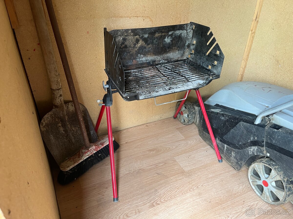Prodam maly zahradni gril na uhli