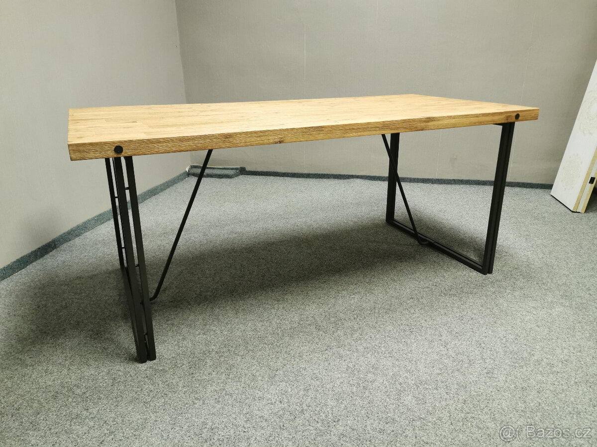 Nový stylový jídelní stůl DETROIT masiv akát