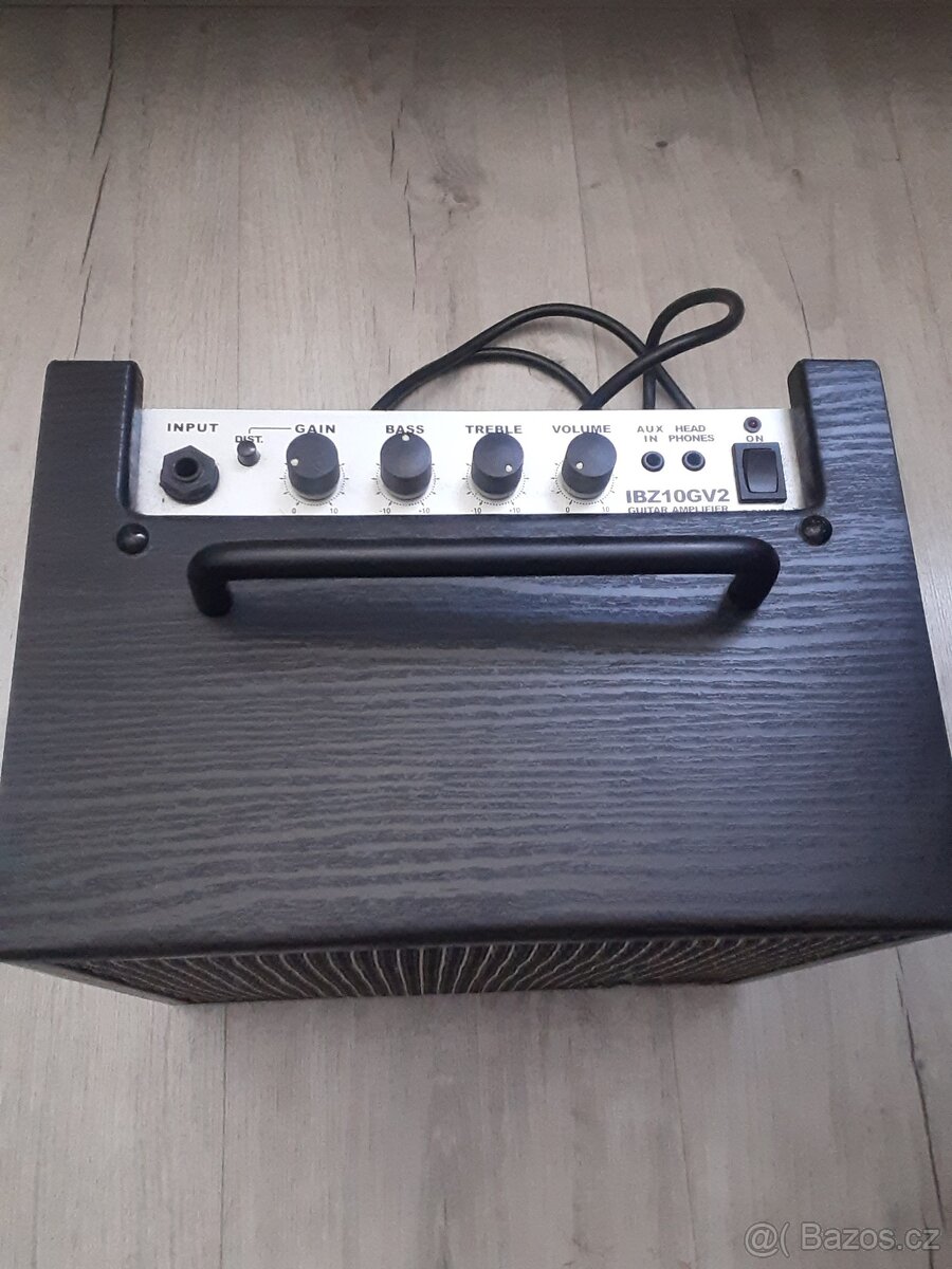 Kytarové kombo Ibanez.