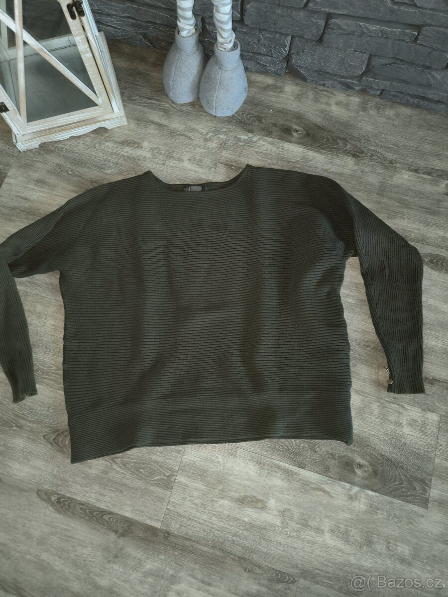 Dámský svetr vel. M