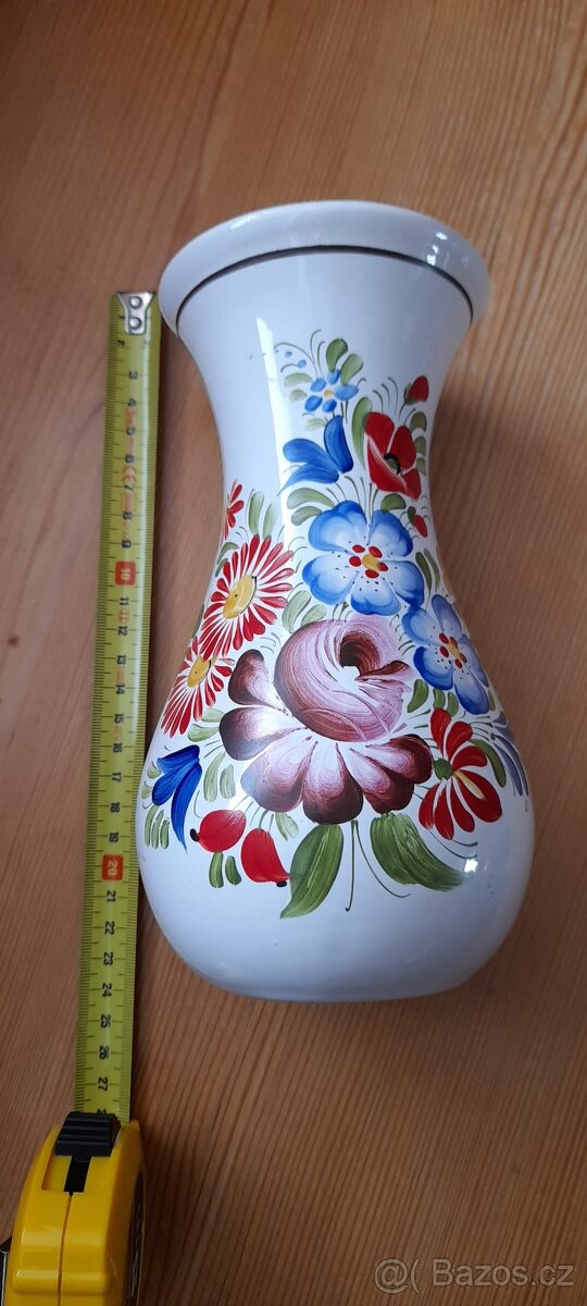 Bílá chodská keramika