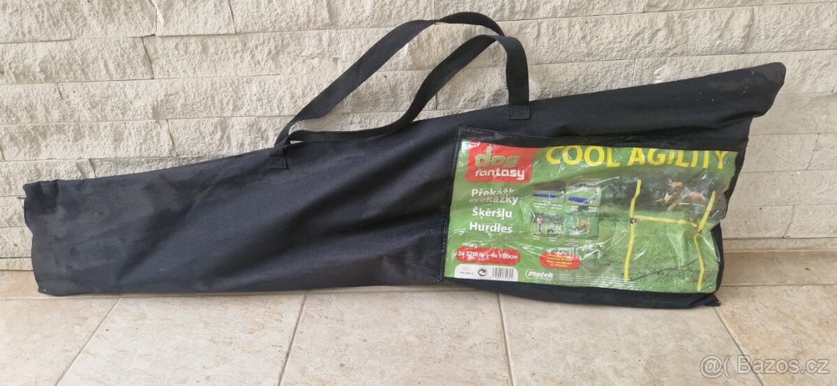 Překážky pro výcvik psů (agility)