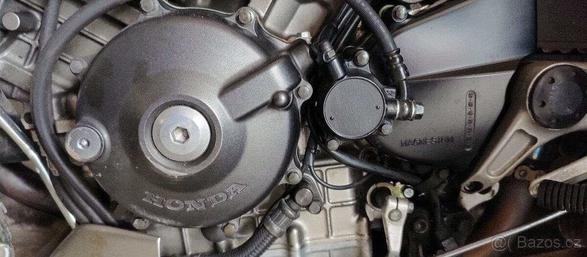 Motor Honda VTR 1000f, rv.2003