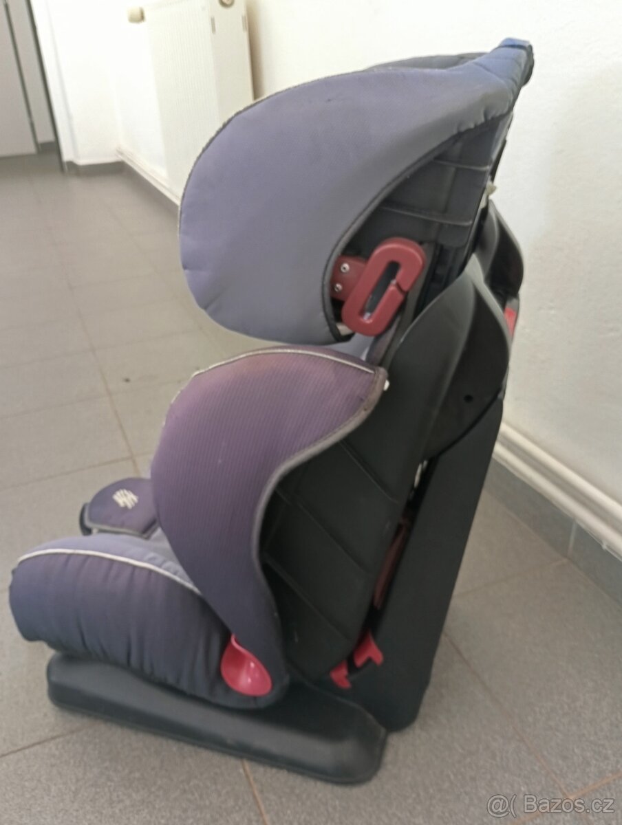 Kočárek, postýlka, sedačky