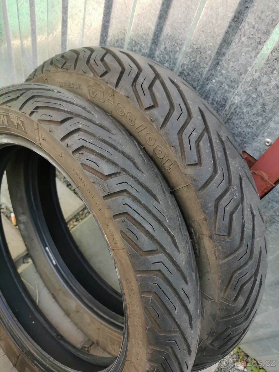 Prodám sadu 2ks motopneu michelin