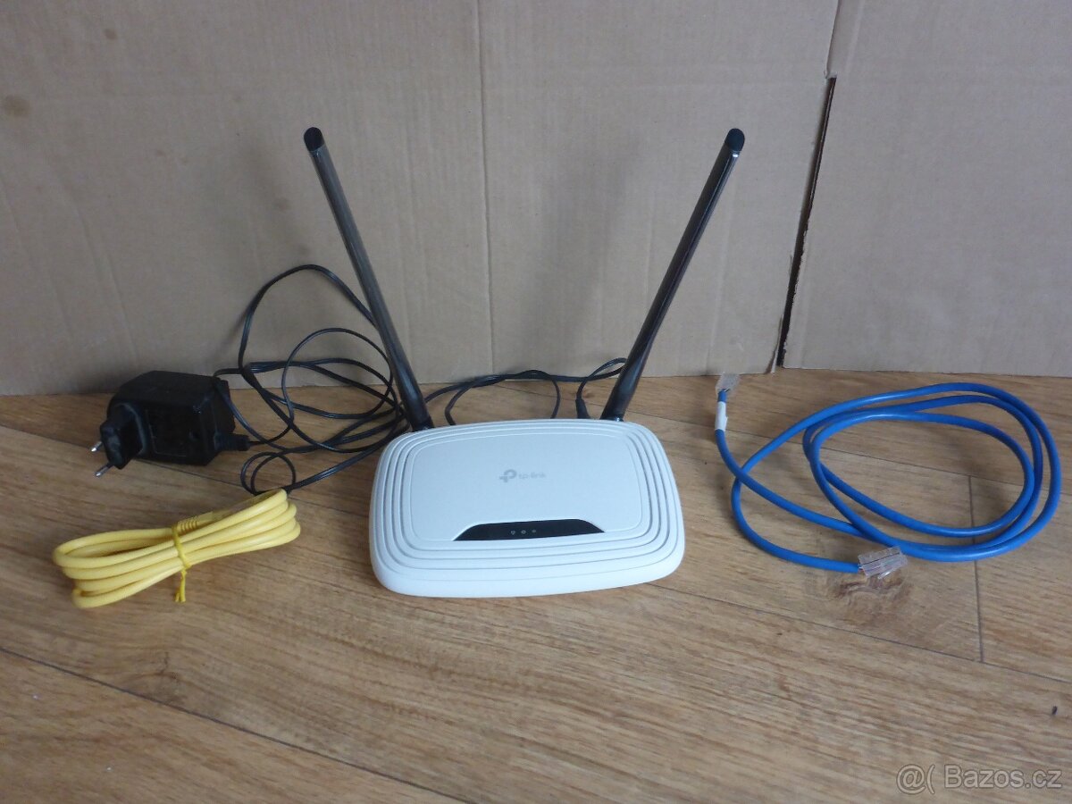 WIFI router + kabely