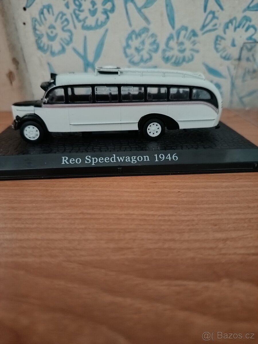 Model autobusu Reo speedwagon 1946