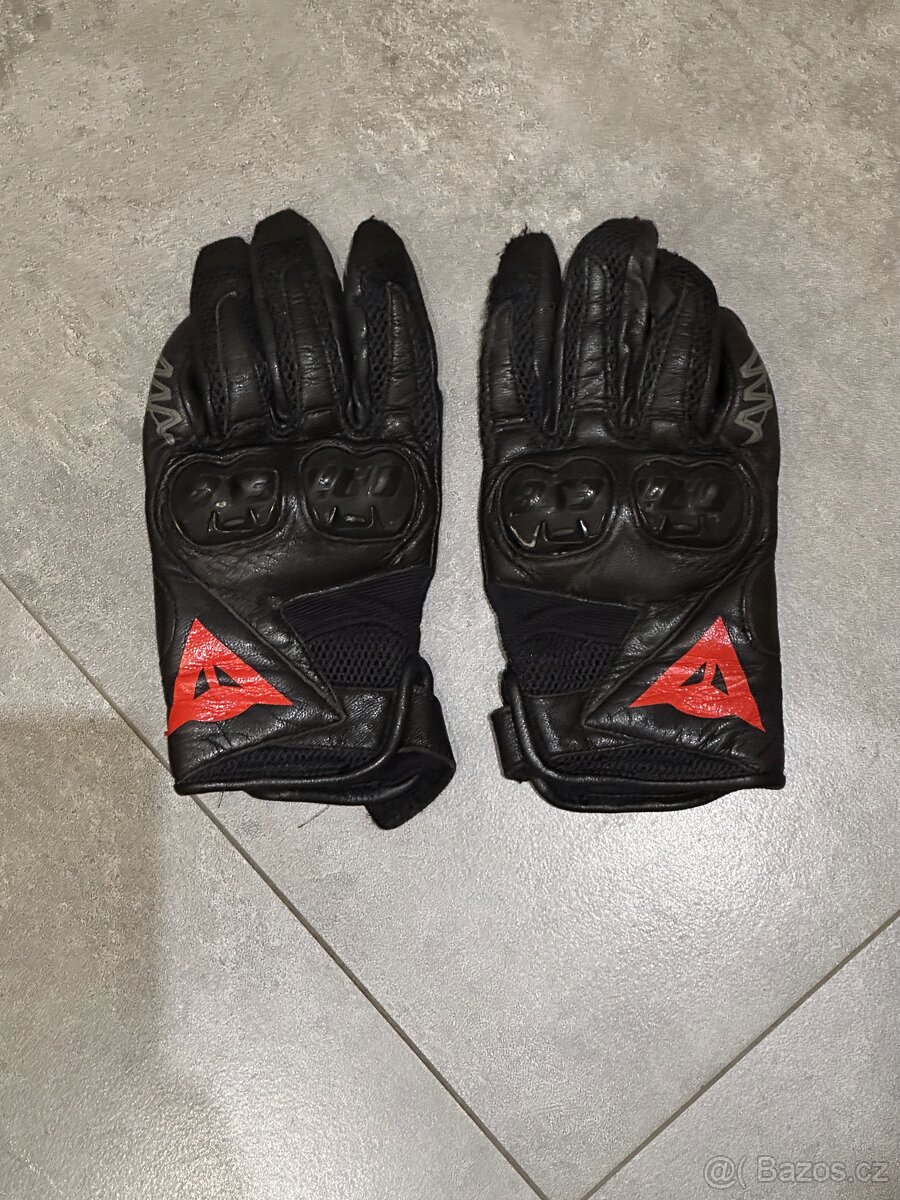 Rukavice kožené Dainese na motorku (velikost M)