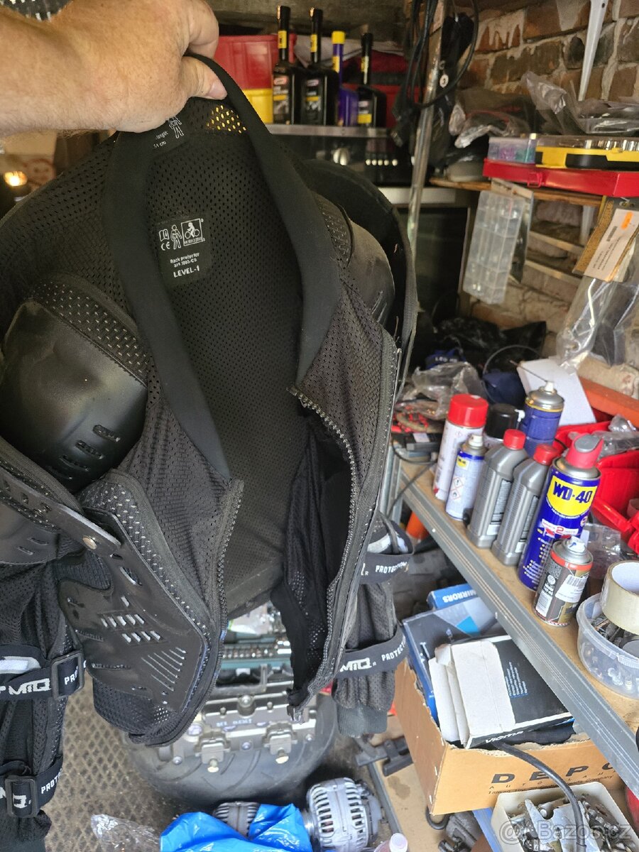 Chránič těla na moto