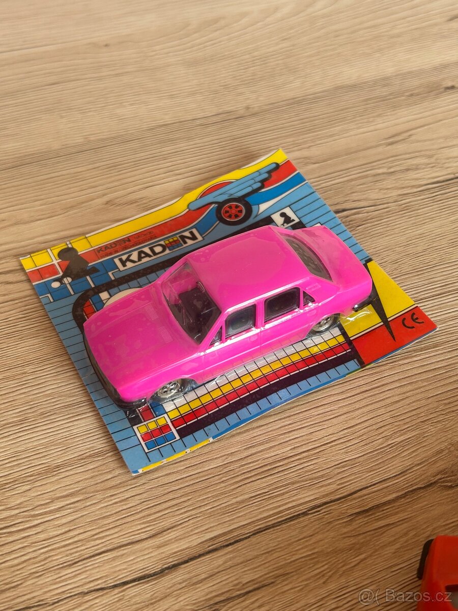 Kaden Škoda 120LS 1:43 tmavě růžová - rarita
