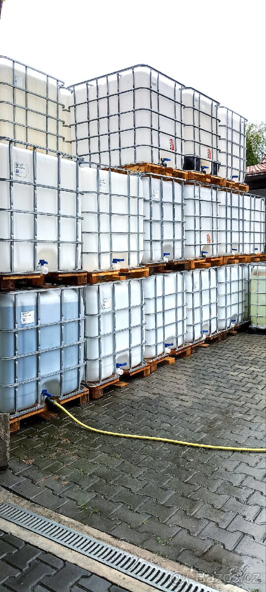 IBC nádrže ma vodu - 1000l - čisté