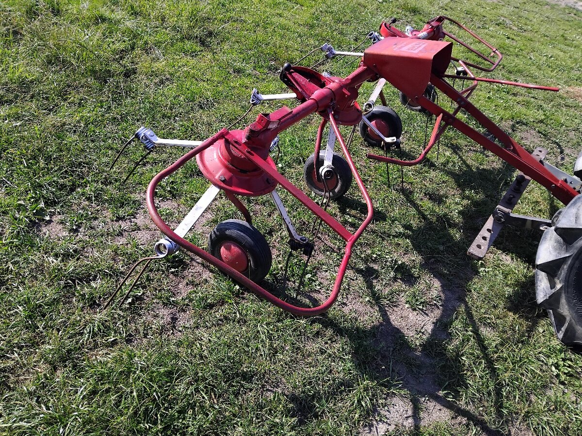 Prodám 4 rotorový obraceč Deutz-Fahr