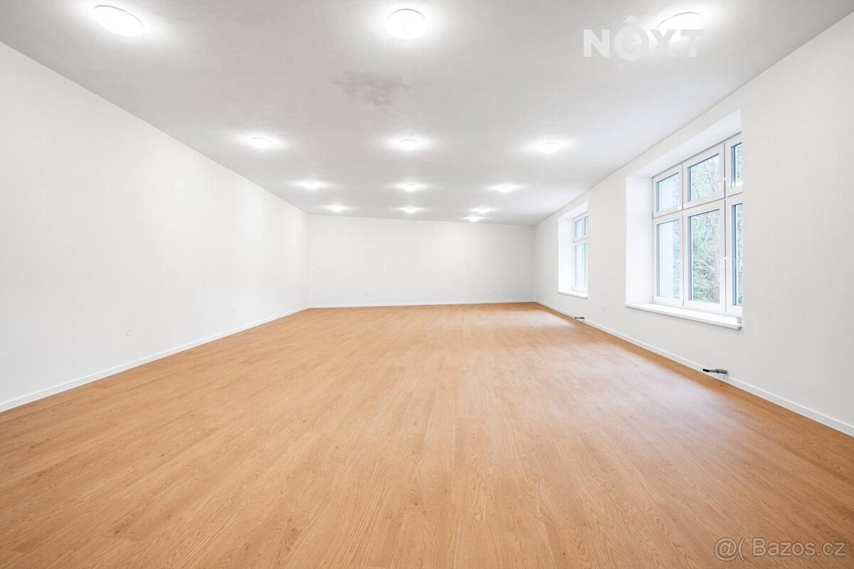 Pronájem komerční Činžovní dům, 137㎡