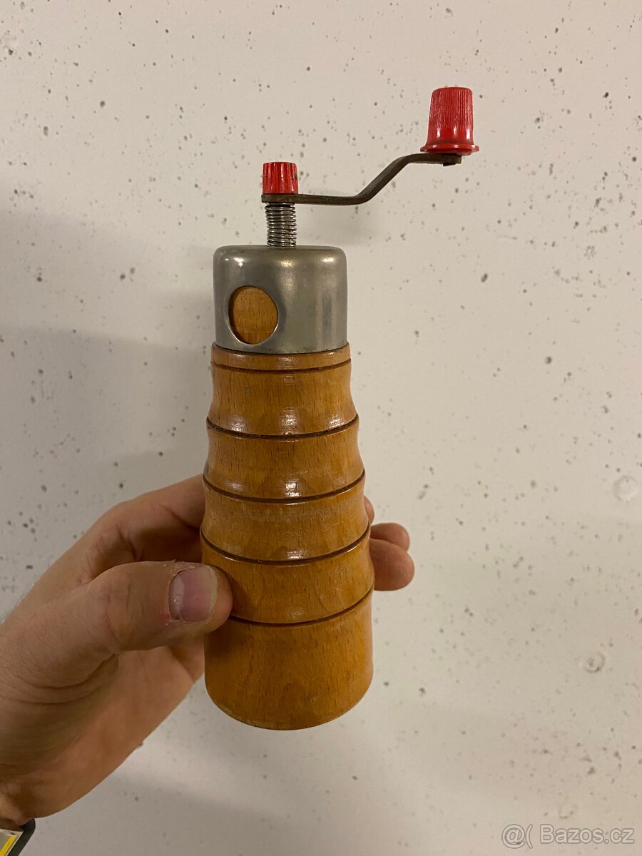 Starožitný Mlýnek Na Pepř