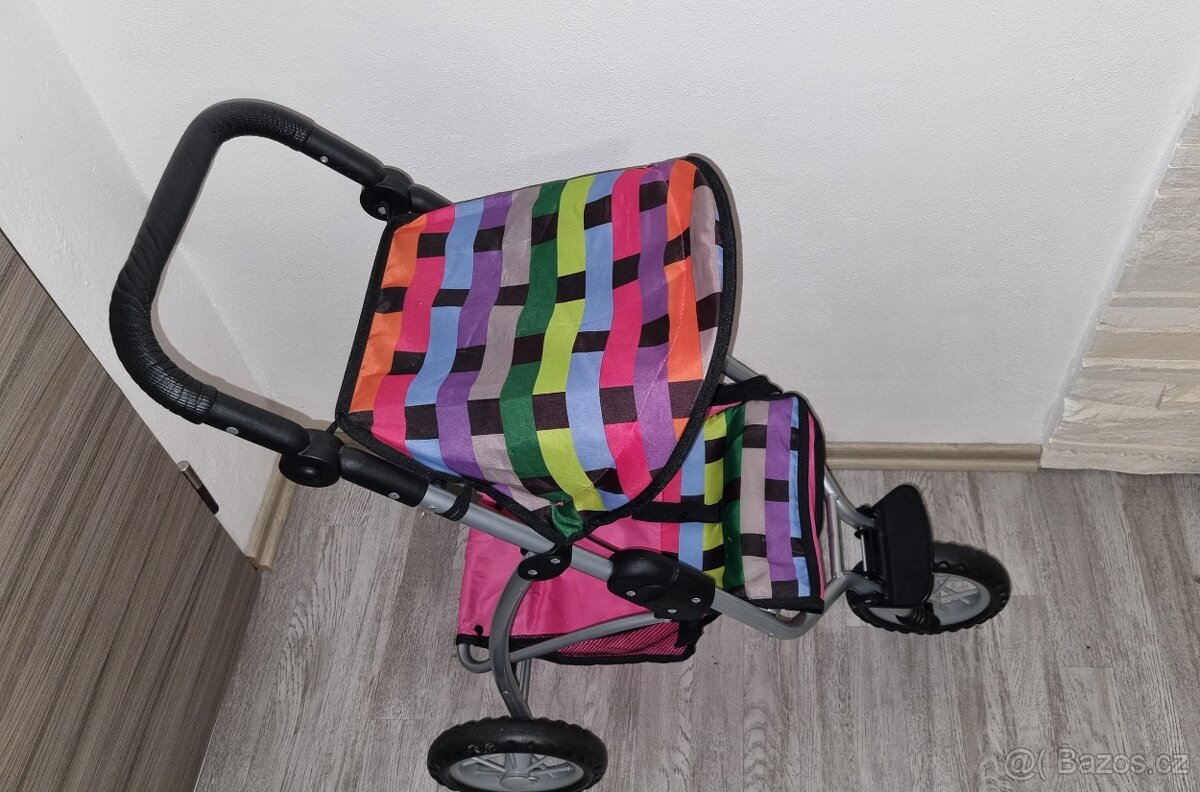 Kočárek pro panenky