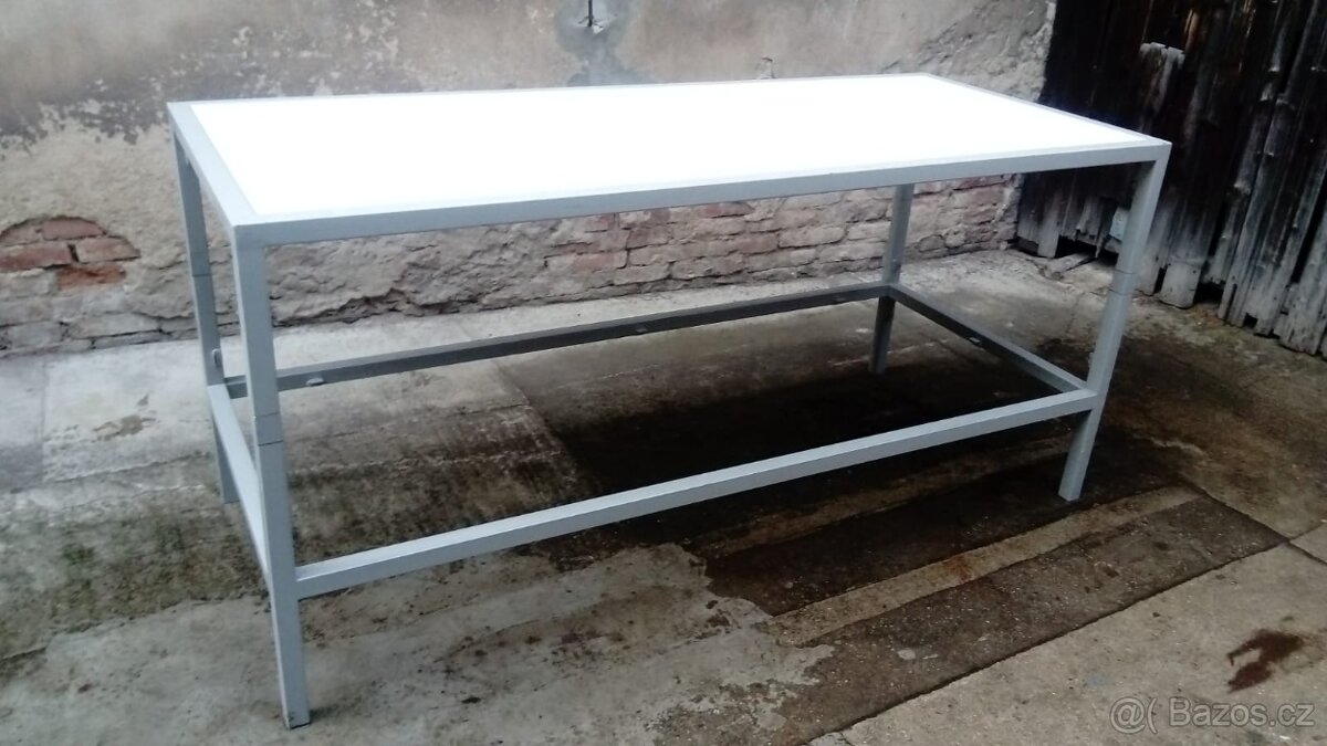 Prodám dílenský stůl, ponk vyrobený z jeklu 40x40mm