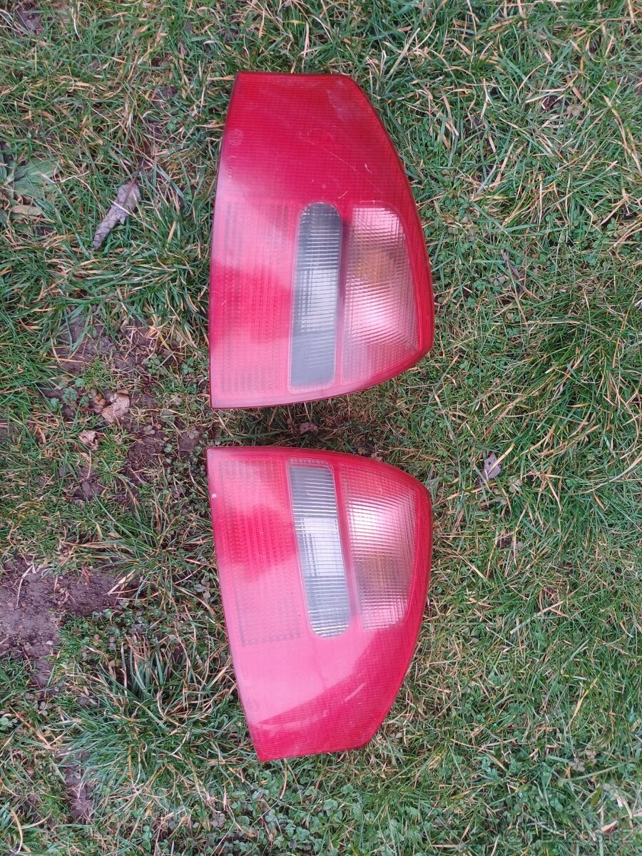 Zadní světla Audi A6 C5 sedan