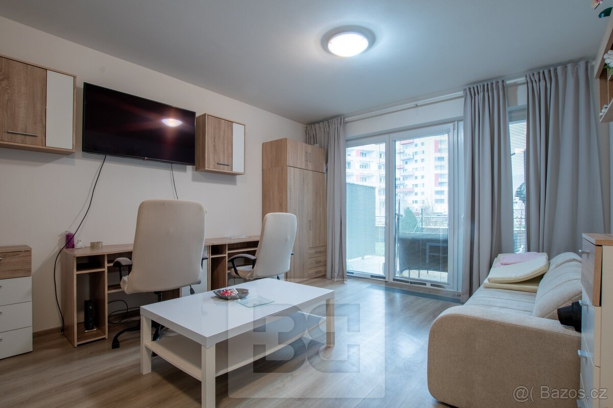 Pronájem bytu 1+kk 31 m², Praha - Horní Měcholupy