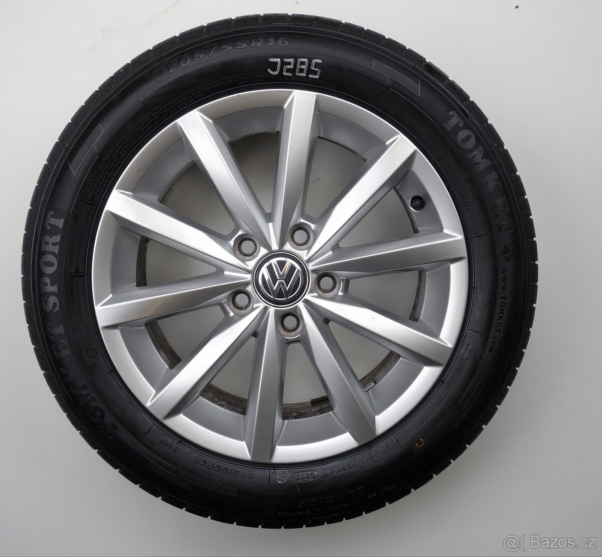 Volkswagen Golf - Originání 16" alu kola - Letní pneu