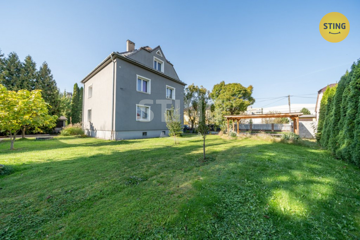 Prodej vícegenerační vily s pozemkem 1082 m2, Ostrav, 131049