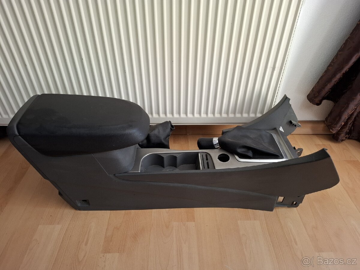 Loketní opěrka ford focus mk2  fl