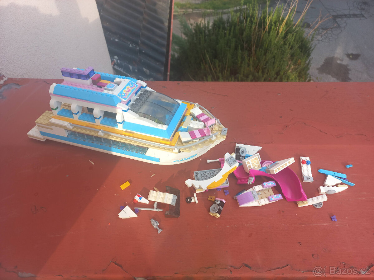 LEGO Friends 41015 Výletní loď za delfíny sestavená