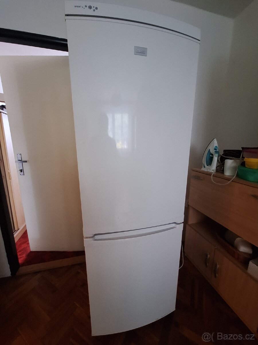 Lednice s mrazákem