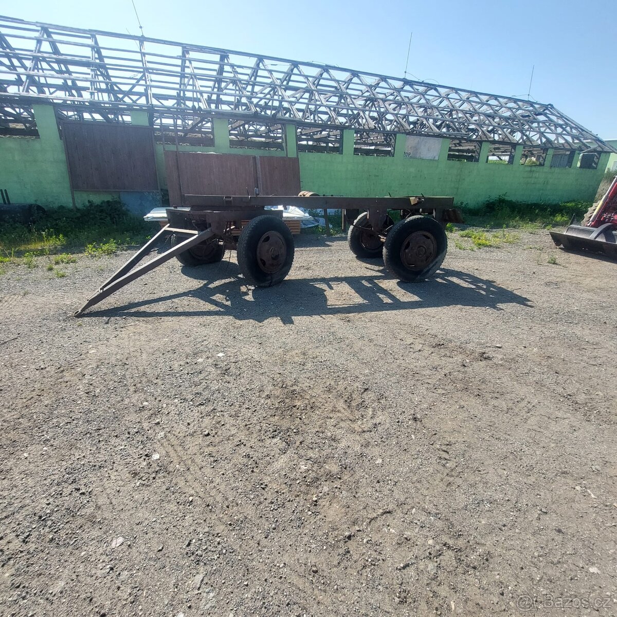 Ram vleku za traktor
