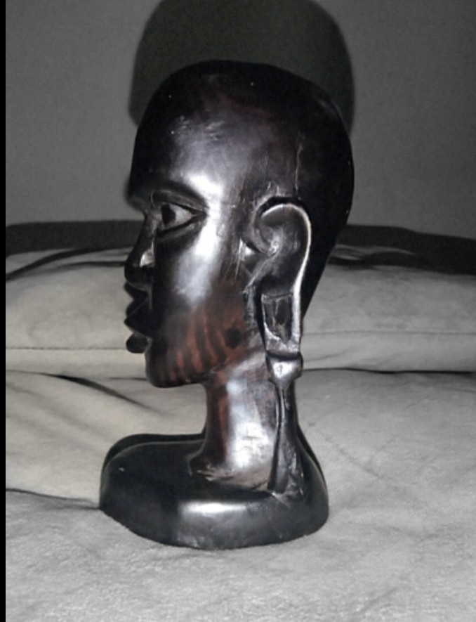 Ebenová soška Masajky, Zanzibar