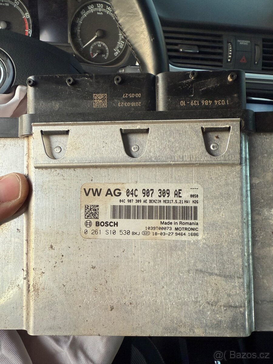 Řídící jednotka VW AG 04C907309AE 0261S105300 MED17.5.21 005